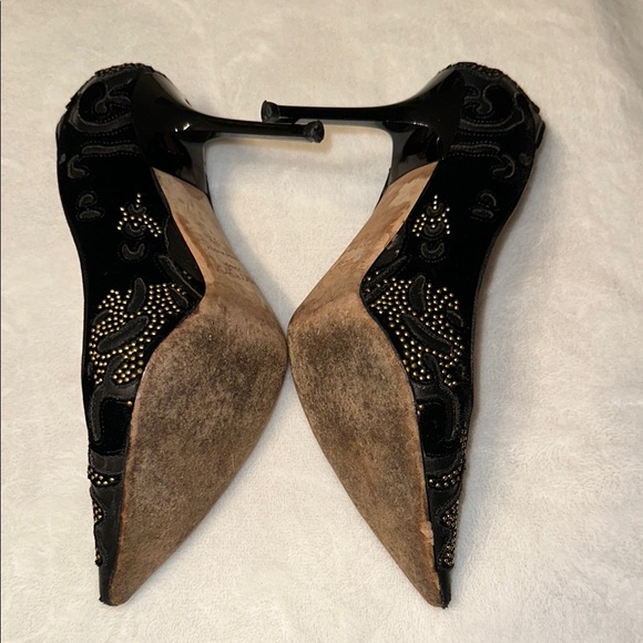 Jimmy Choo SZ 9 / 39 Black and Gold Embellished Heels - Picture 3 of 8